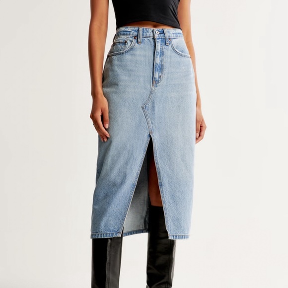 Abercrombie & Fitch Dresses & Skirts - abercrombie and fitch denim midi skirt | size 28